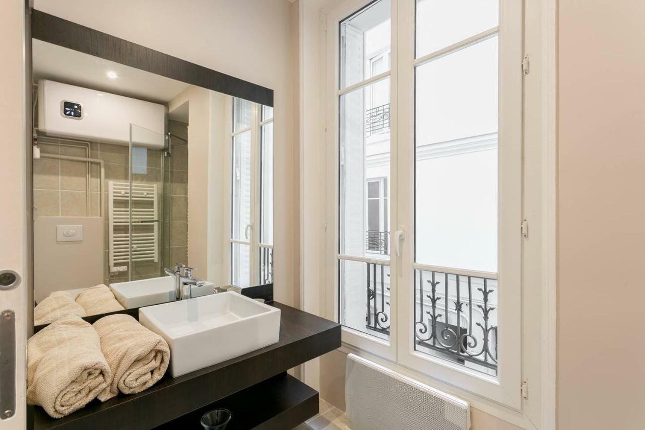 Studio Tour Eiffel Et Champs-Elysees Apartment Paris Exterior foto