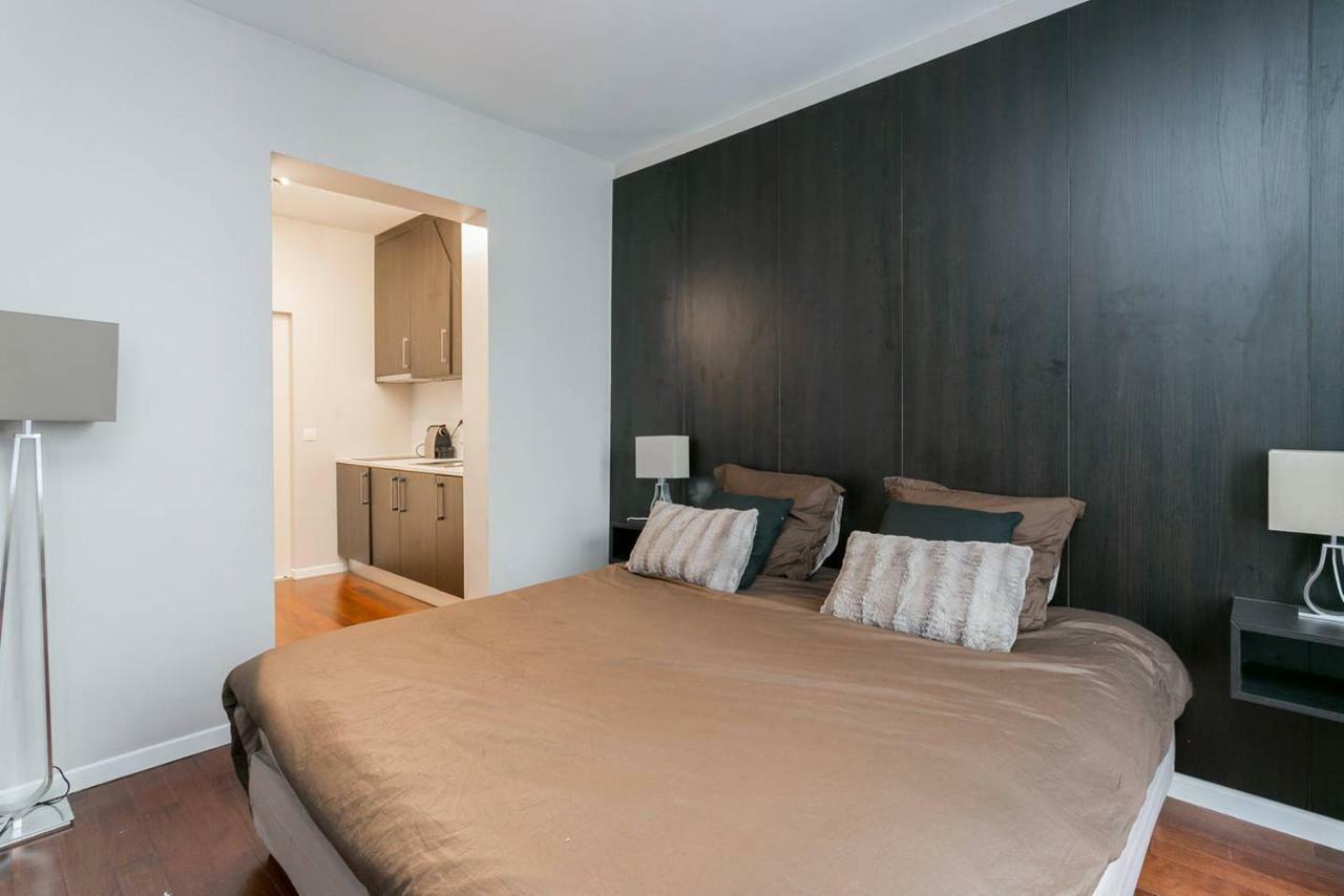 Studio Tour Eiffel Et Champs-Elysees Apartment Paris Exterior foto